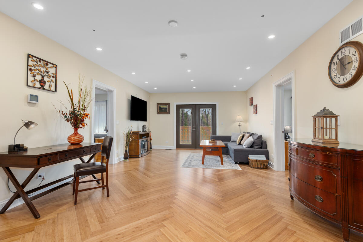 79 Pershing Street, South Haven, MI, 49090-9027