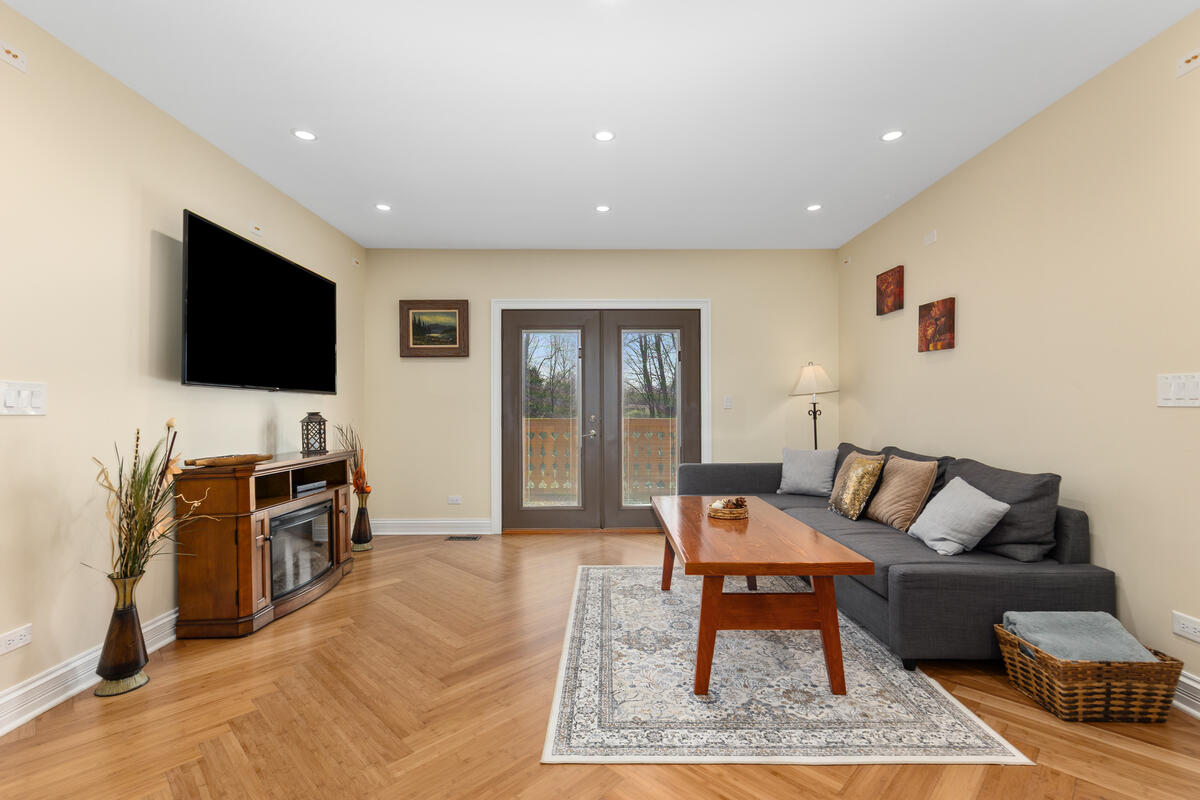 79 Pershing Street, South Haven, MI, 49090-9027