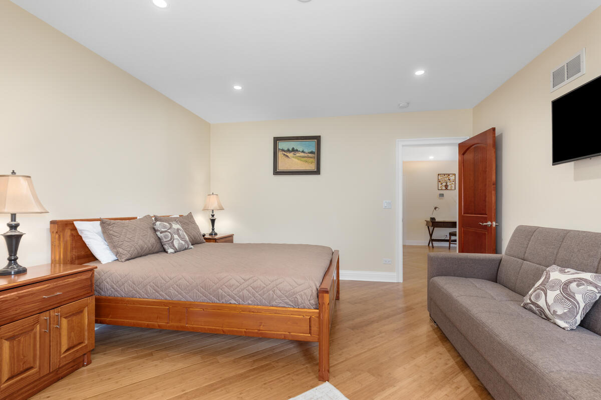 79 Pershing Street, South Haven, MI, 49090-9027