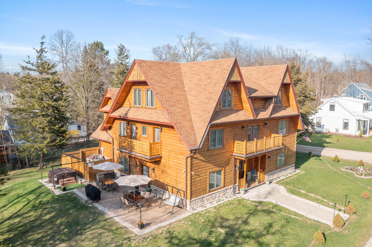 79 Pershing Street, South Haven, MI, 49090-9027