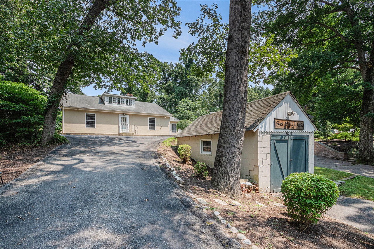 49209 Howard Avenue, New Buffalo, MI, 49117-9047