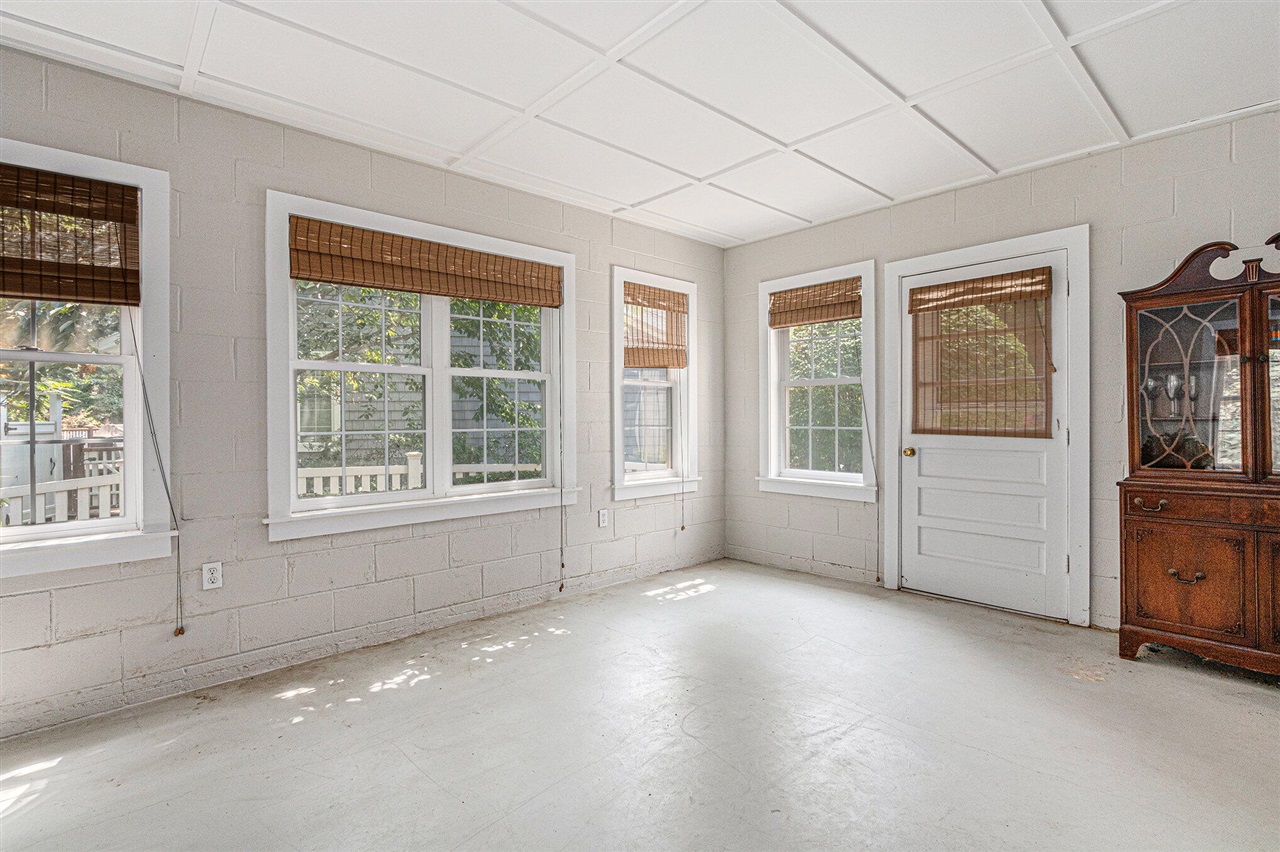 49209 Howard Avenue, New Buffalo, MI, 49117-9047