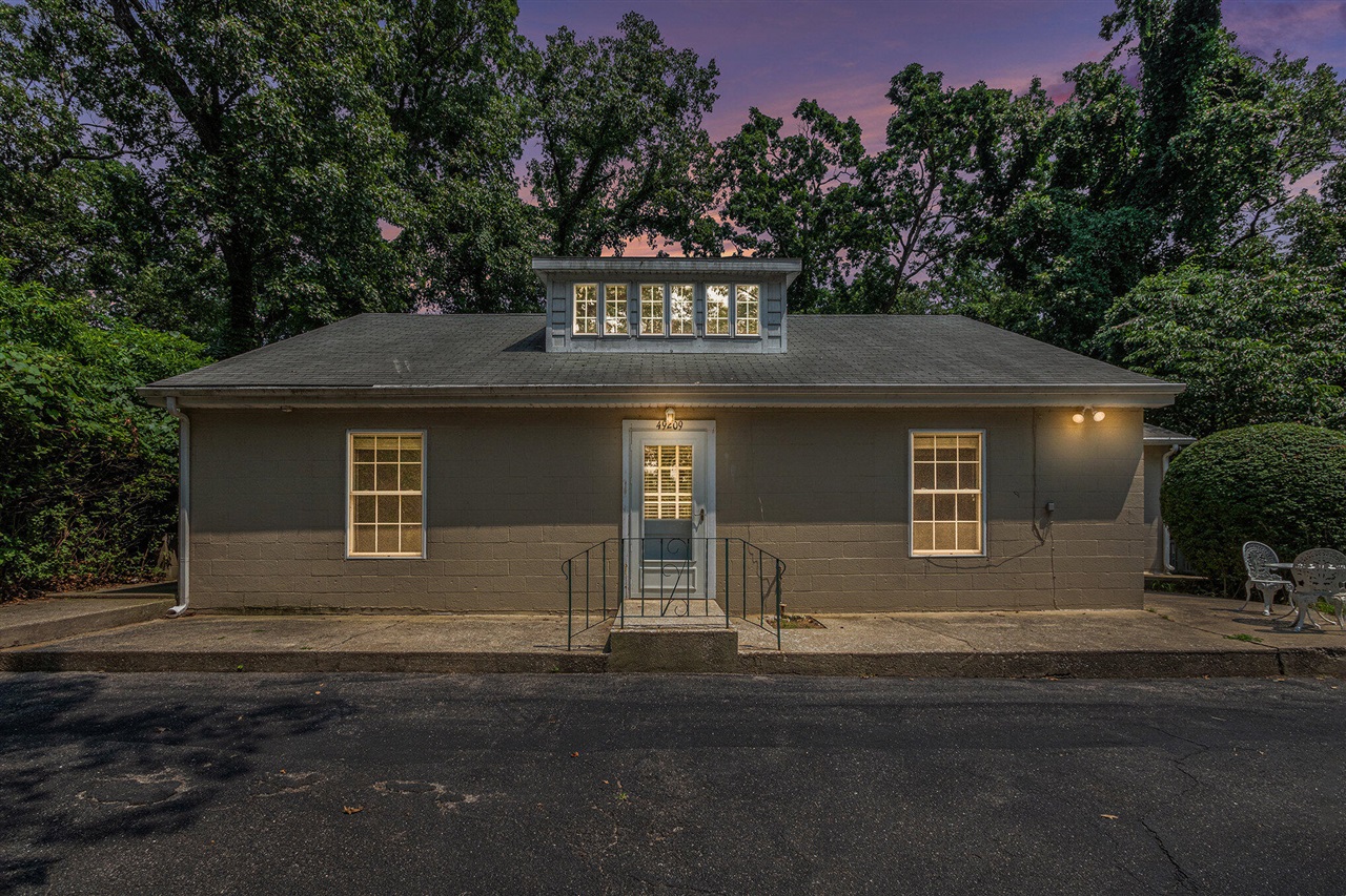 49209 Howard Avenue, New Buffalo, MI, 49117-9047