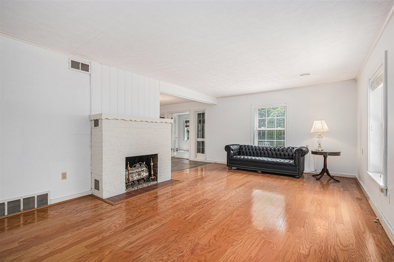 49209 Howard Avenue, New Buffalo, MI, 49117-9047