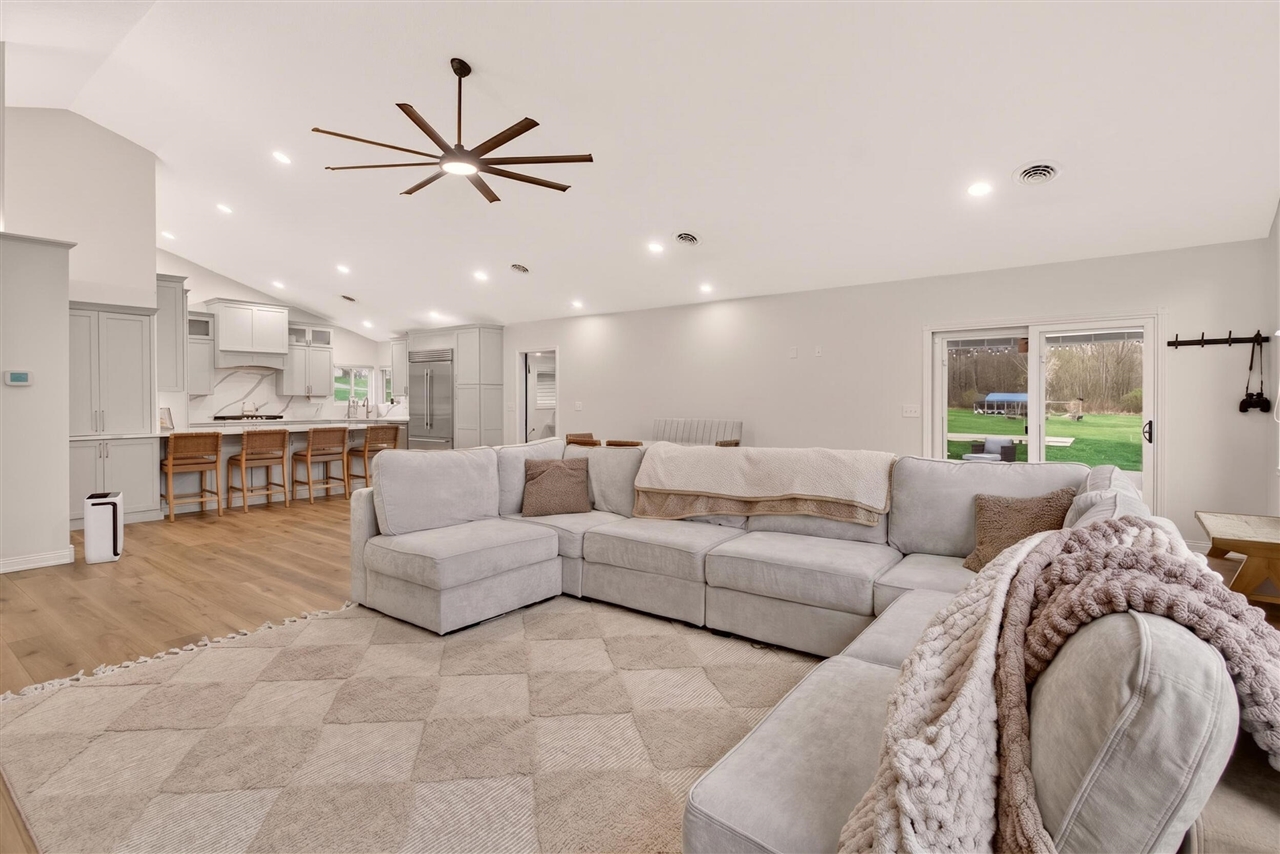 165 Trumble Lake Road, Rives Junction, MI, 49277-9729