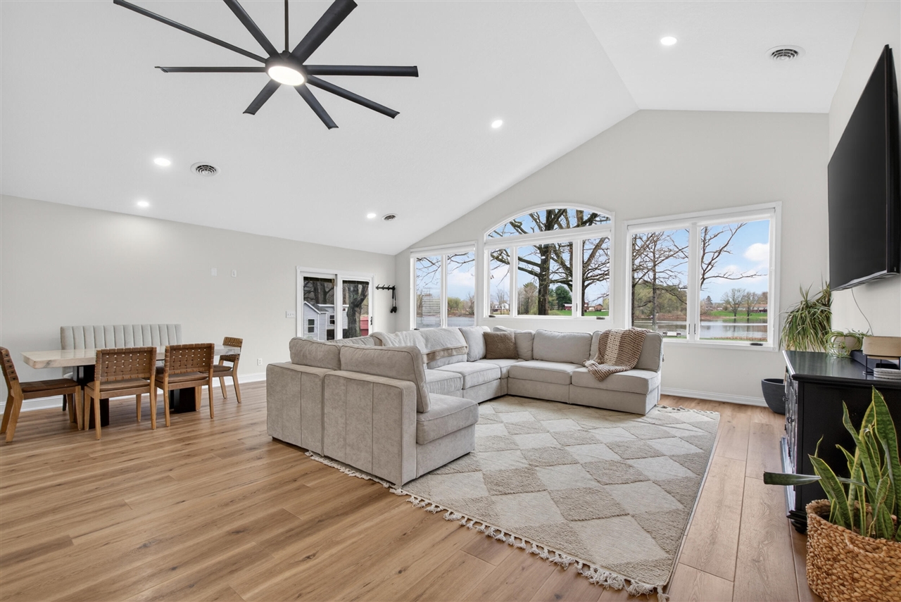 165 Trumble Lake Road, Rives Junction, MI, 49277-9729