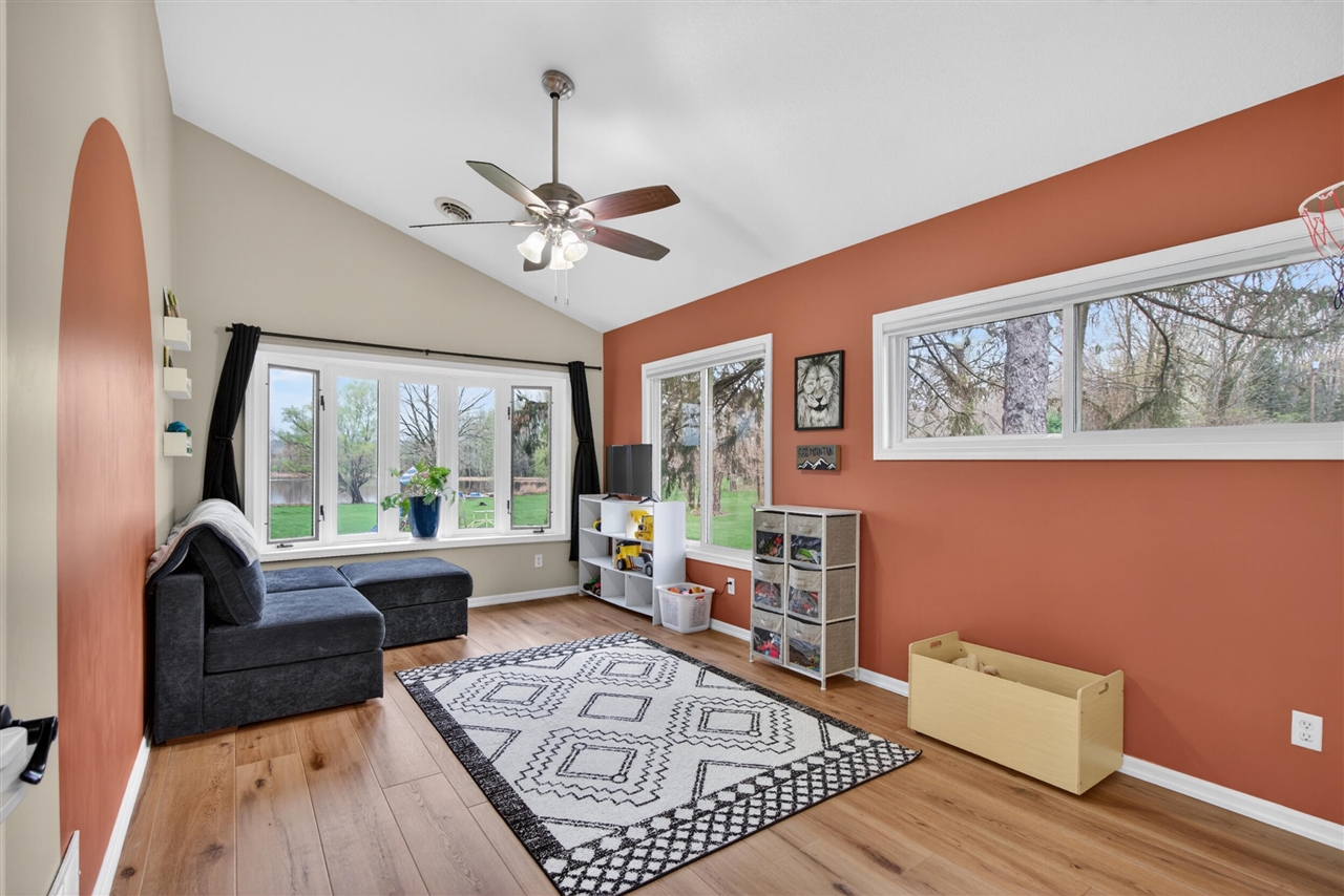 165 Trumble Lake Road, Rives Junction, MI, 49277-9729