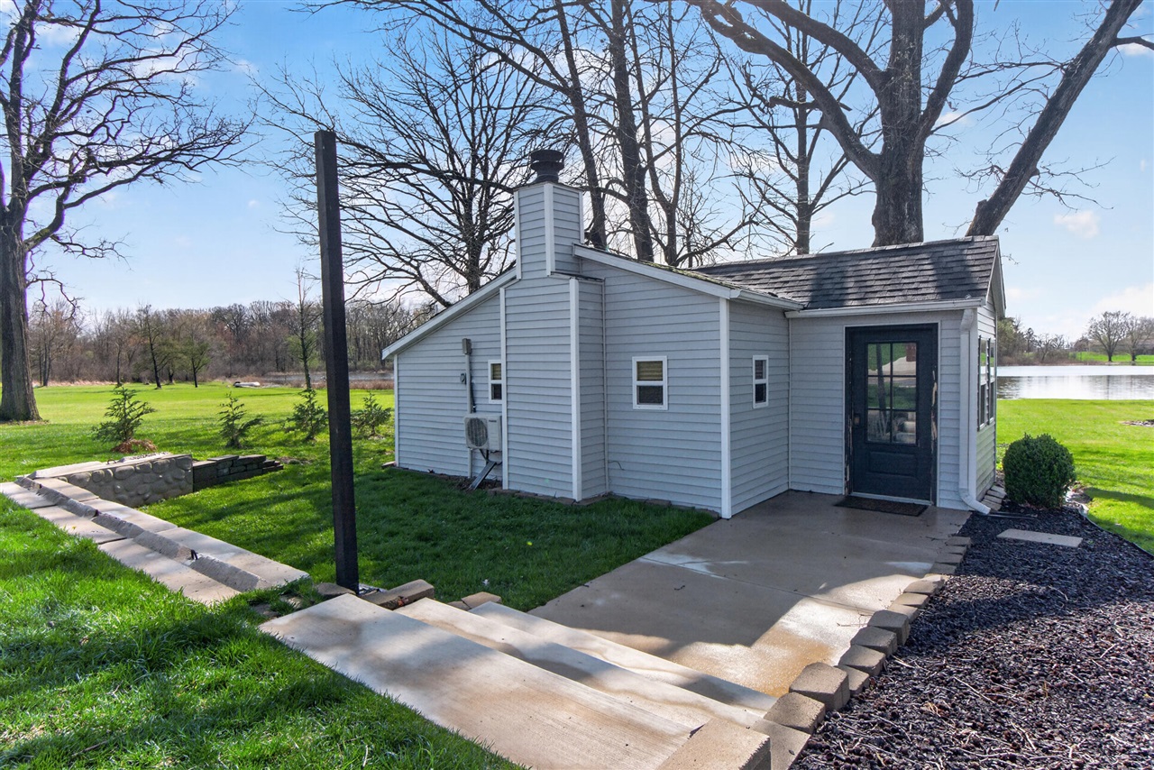 165 Trumble Lake Road, Rives Junction, MI, 49277-9729