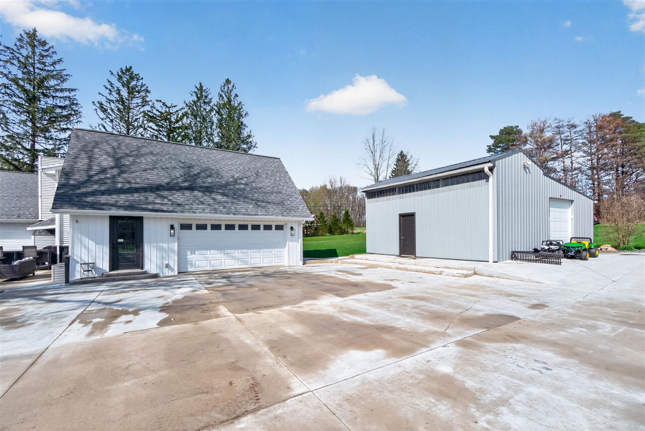 165 Trumble Lake Road, Rives Junction, MI, 49277-9729