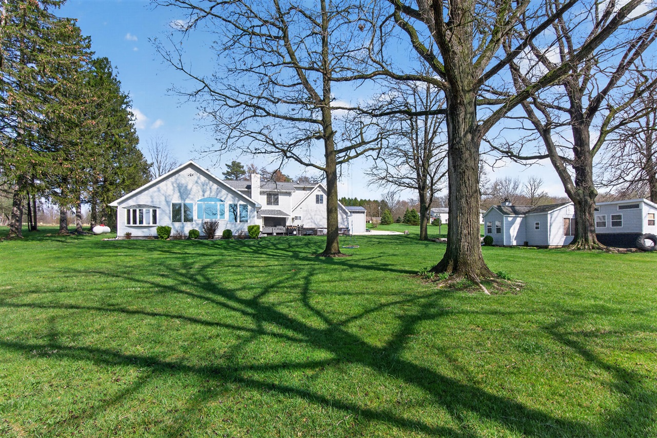 165 Trumble Lake Road, Rives Junction, MI, 49277-9729