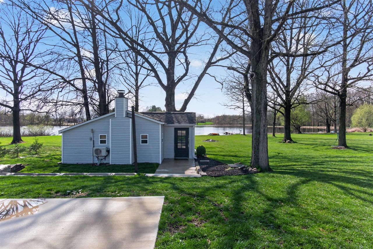 165 Trumble Lake Road, Rives Junction, MI, 49277-9729