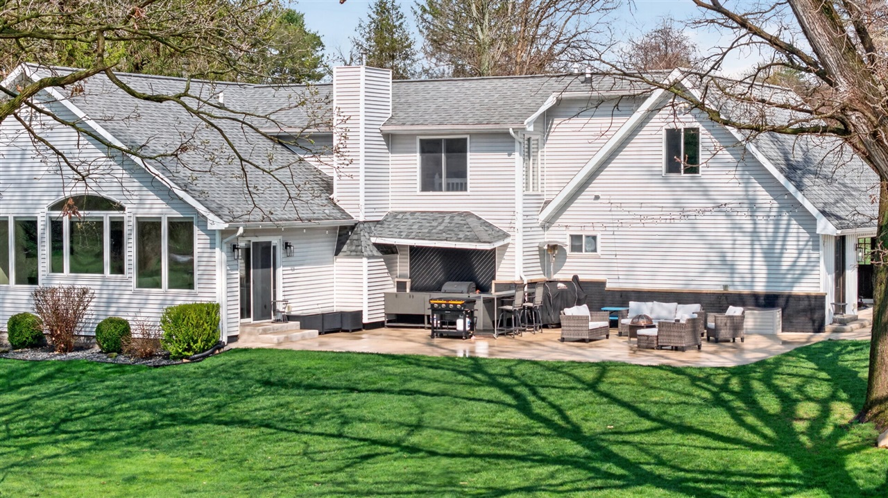 165 Trumble Lake Road, Rives Junction, MI, 49277-9729