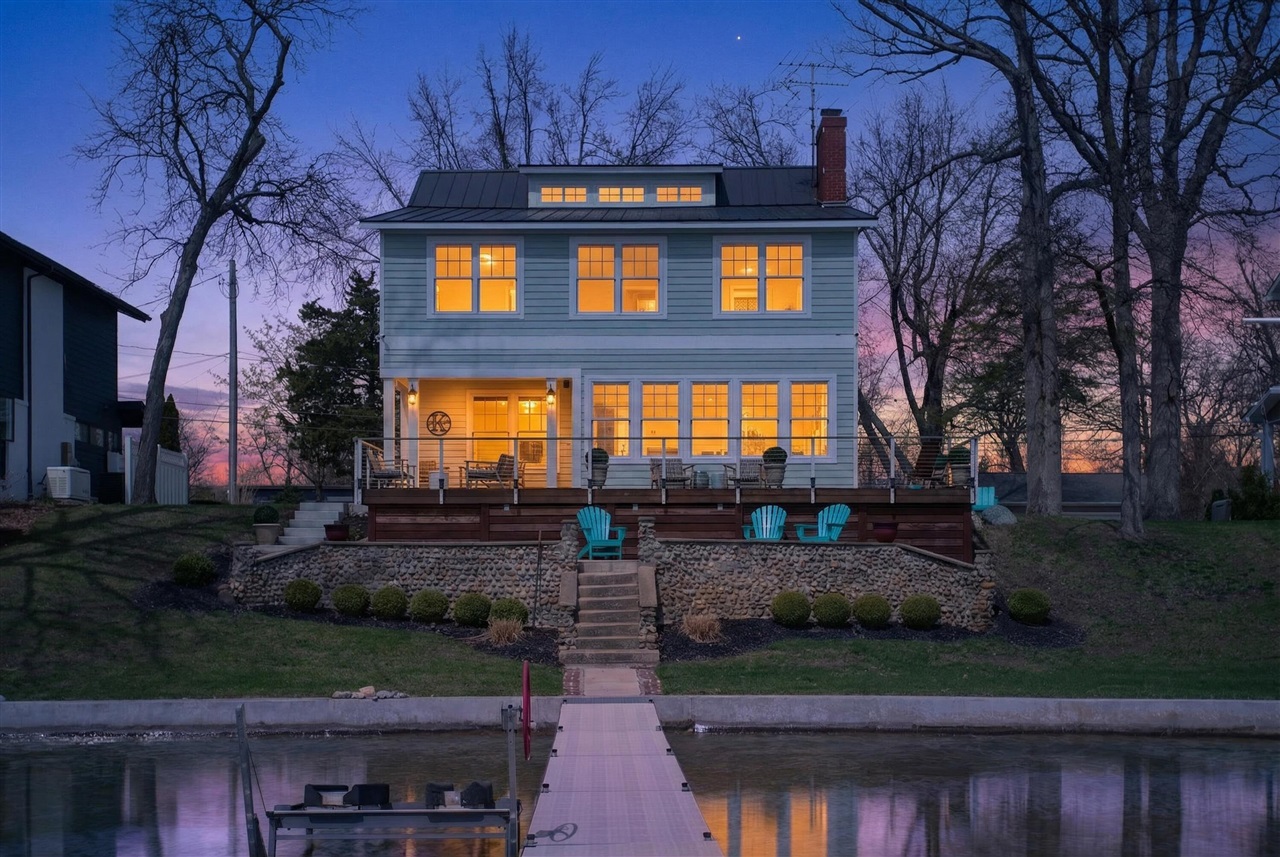 8714 Cherry Point Road, Manitou Beach, MI, 49253-9049