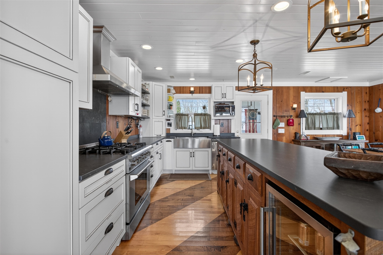 8714 Cherry Point Road, Manitou Beach, MI, 49253-9049