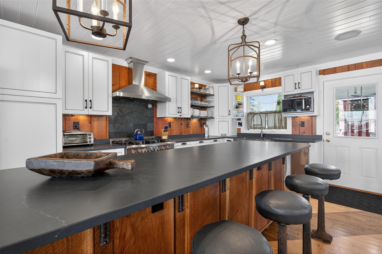 8714 Cherry Point Road, Manitou Beach, MI, 49253-9049