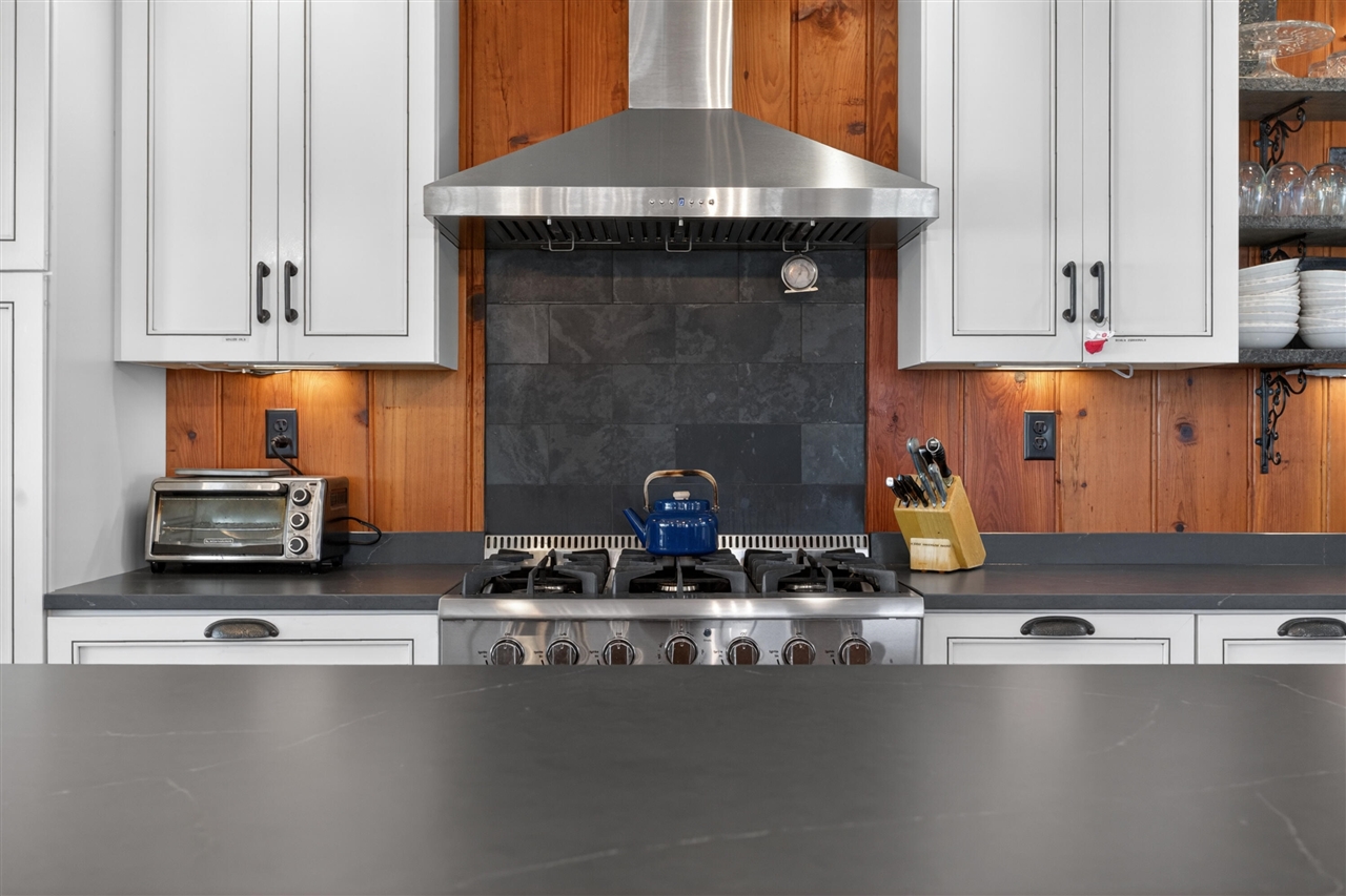 8714 Cherry Point Road, Manitou Beach, MI, 49253-9049