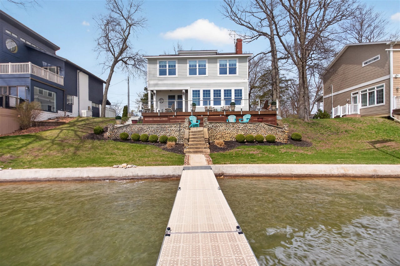 8714 Cherry Point Road, Manitou Beach, MI, 49253-9049