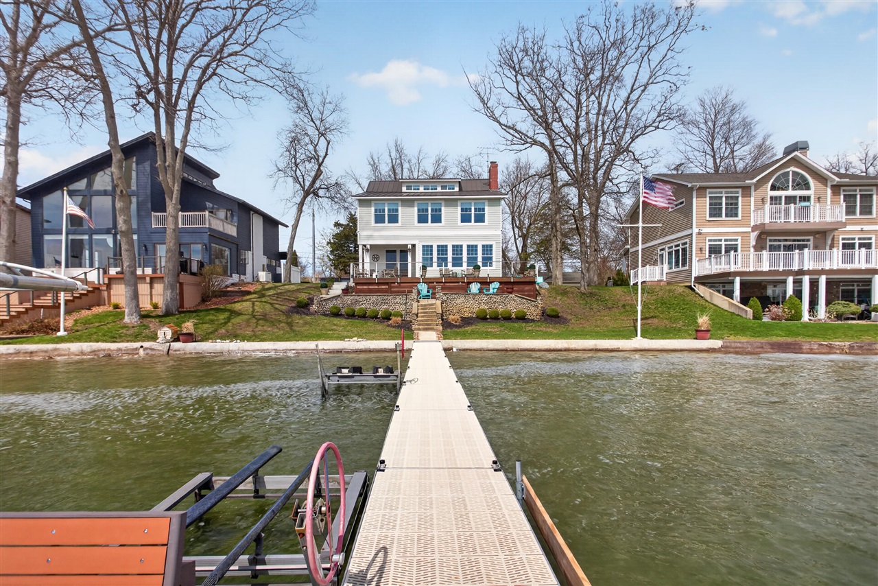 8714 Cherry Point Road, Manitou Beach, MI, 49253-9049