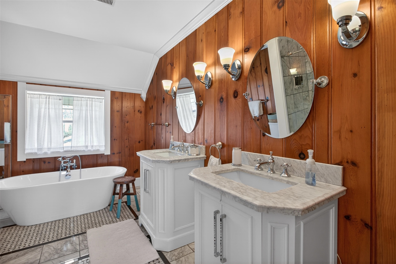 8714 Cherry Point Road, Manitou Beach, MI, 49253-9049