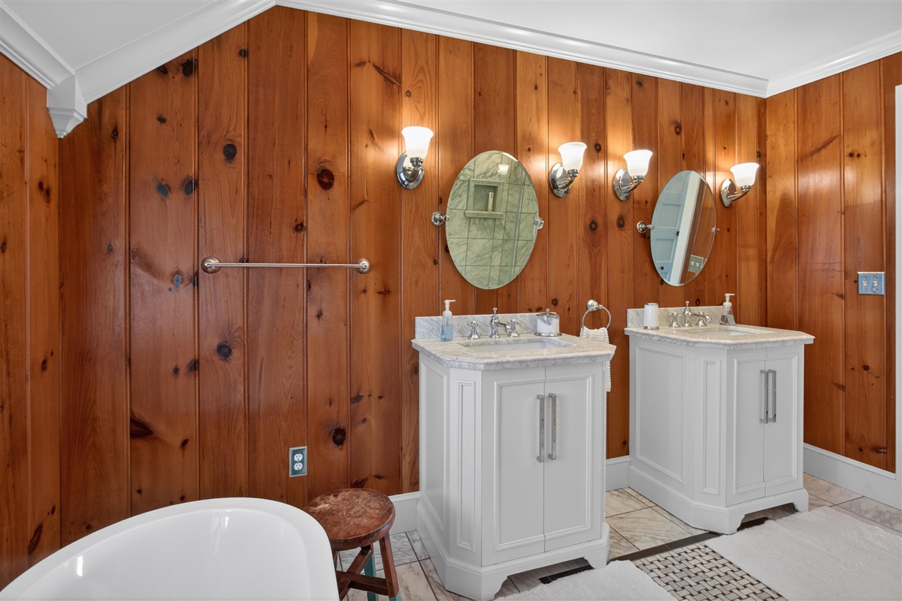 8714 Cherry Point Road, Manitou Beach, MI, 49253-9049