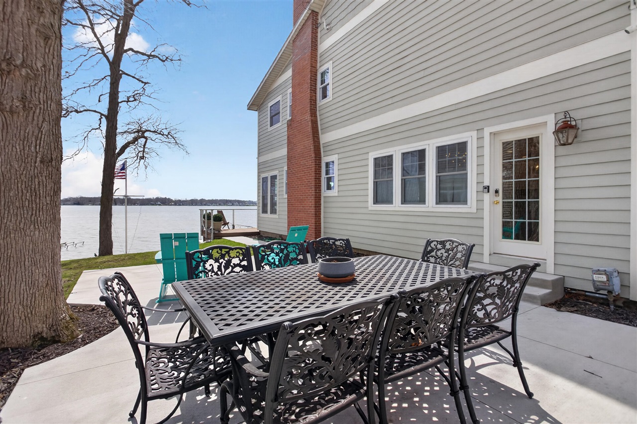 8714 Cherry Point Road, Manitou Beach, MI, 49253-9049