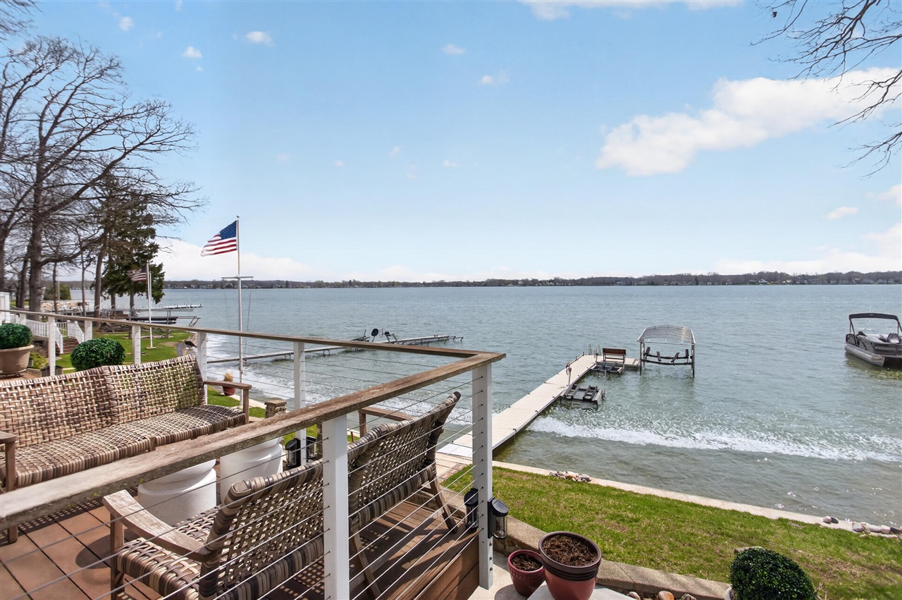 8714 Cherry Point Road, Manitou Beach, MI, 49253-9049