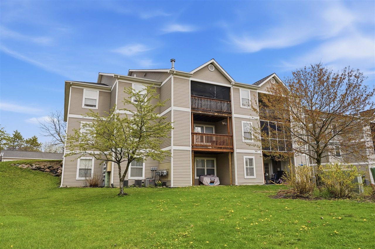 1307 Millbrook, Ann Arbor, MI, 48108-5918