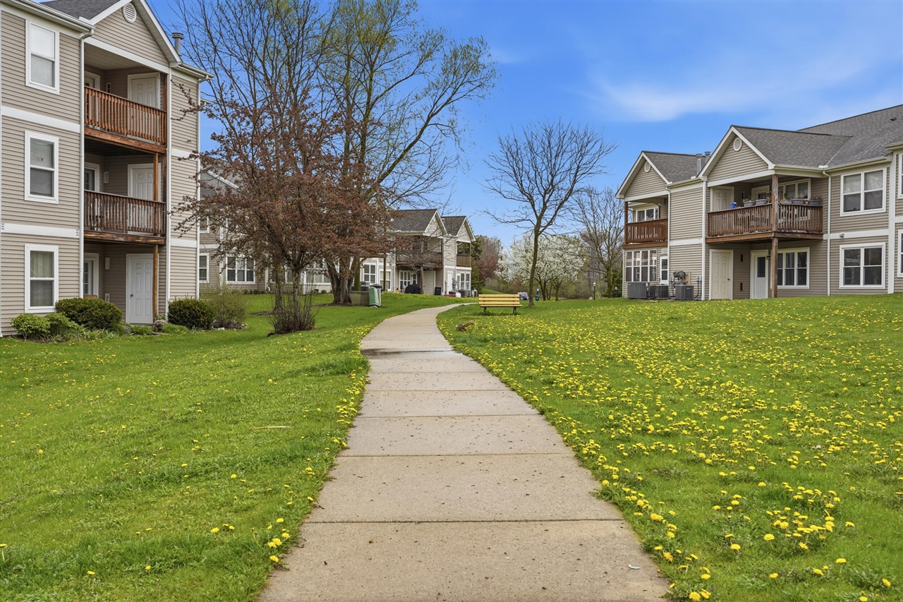 1307 Millbrook, Ann Arbor, MI, 48108-5918