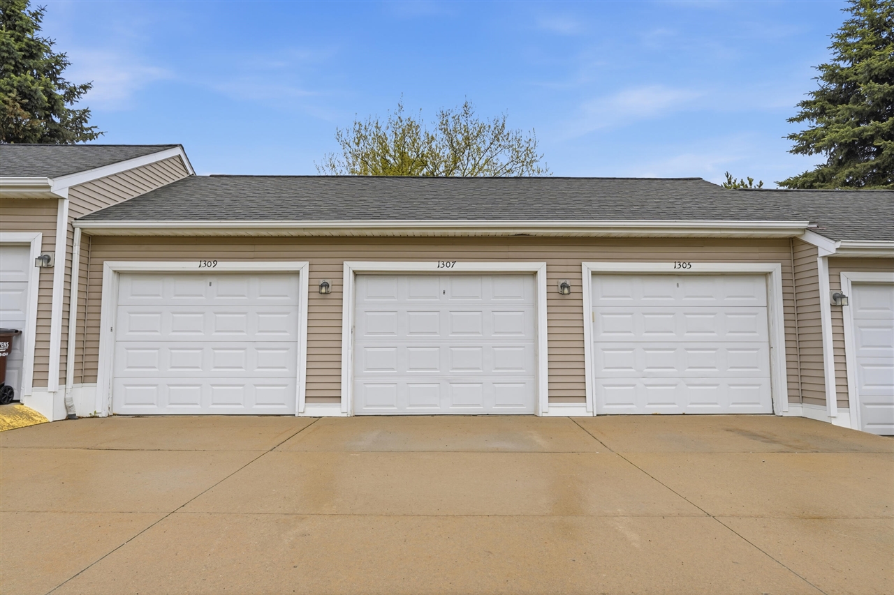 1307 Millbrook, Ann Arbor, MI, 48108-5918