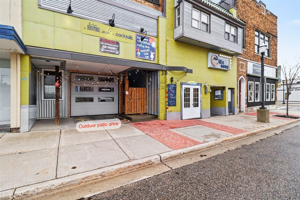121 & 125 S James Street, Ludington, MI, 49431-2101