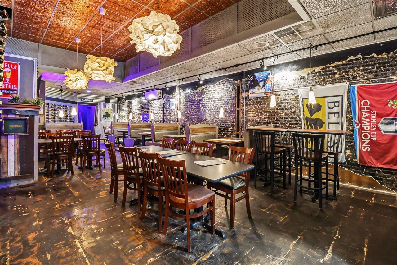 121 & 125 S James Street, Ludington, MI, 49431-2101