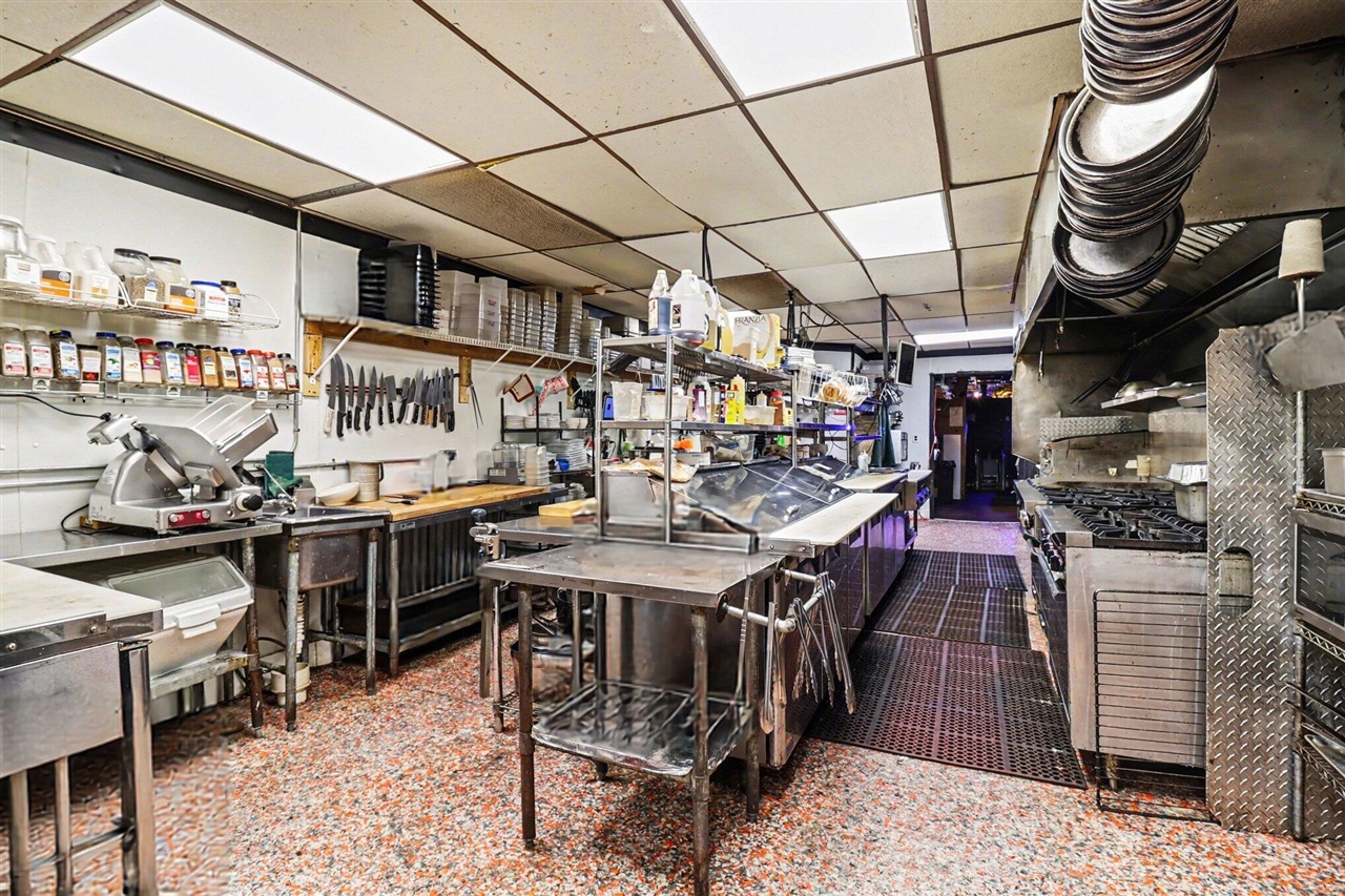 121 & 125 S James Street, Ludington, MI, 49431-2101