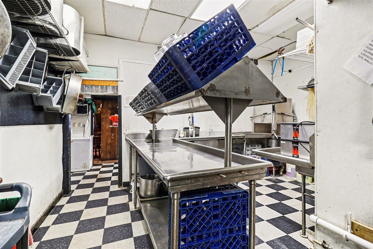 121 & 125 S James Street, Ludington, MI, 49431-2101