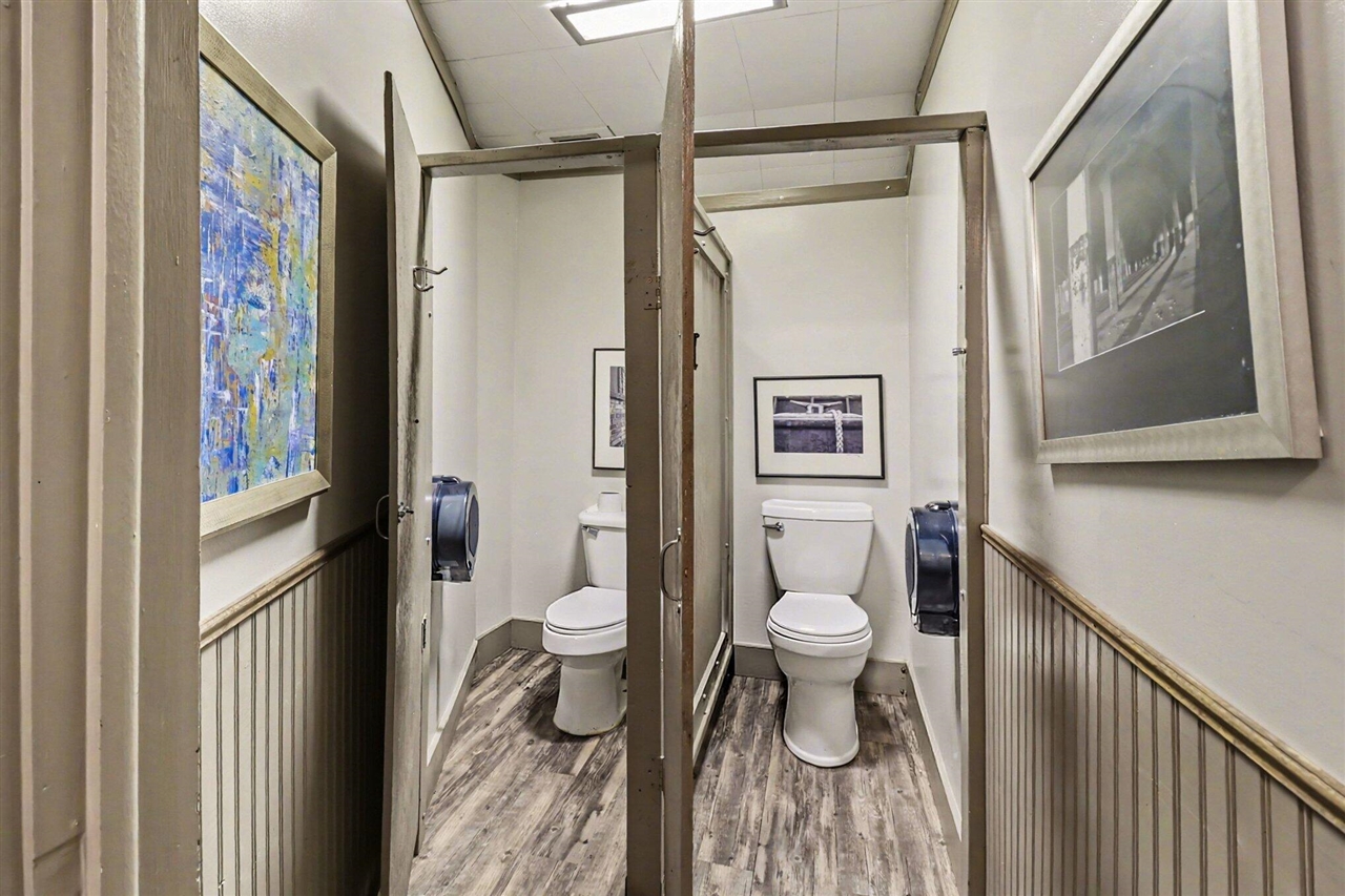 121 & 125 S James Street, Ludington, MI, 49431-2101