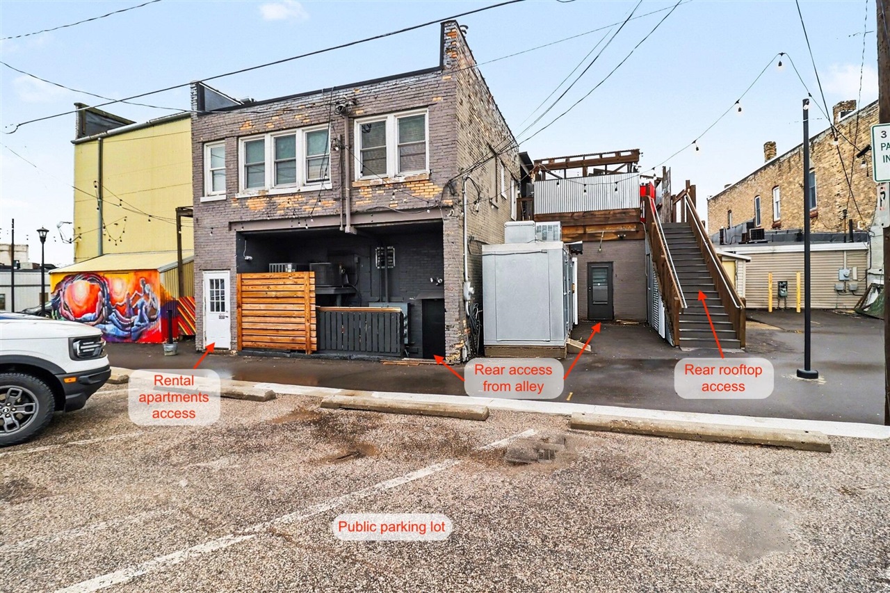 121 & 125 S James Street, Ludington, MI, 49431-2101