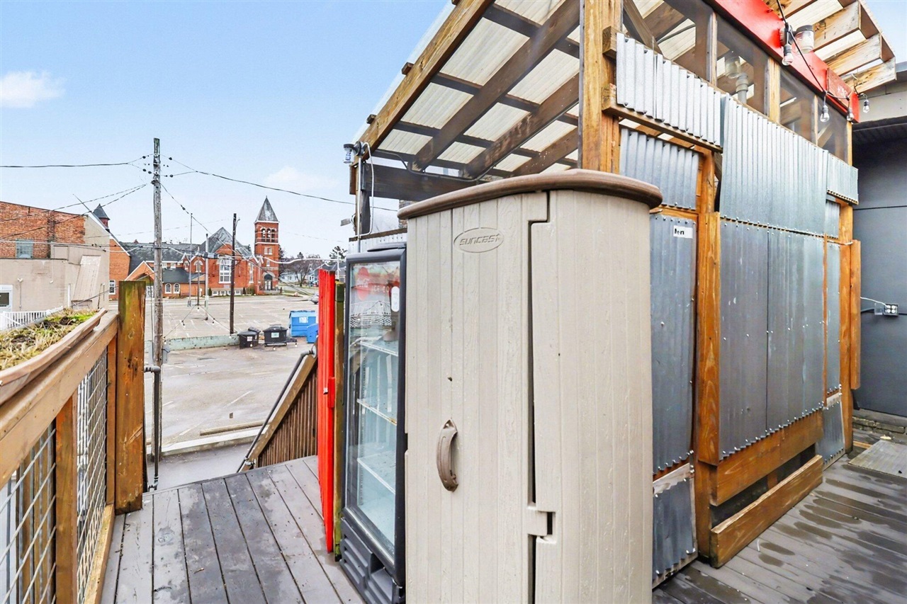 121 & 125 S James Street, Ludington, MI, 49431-2101