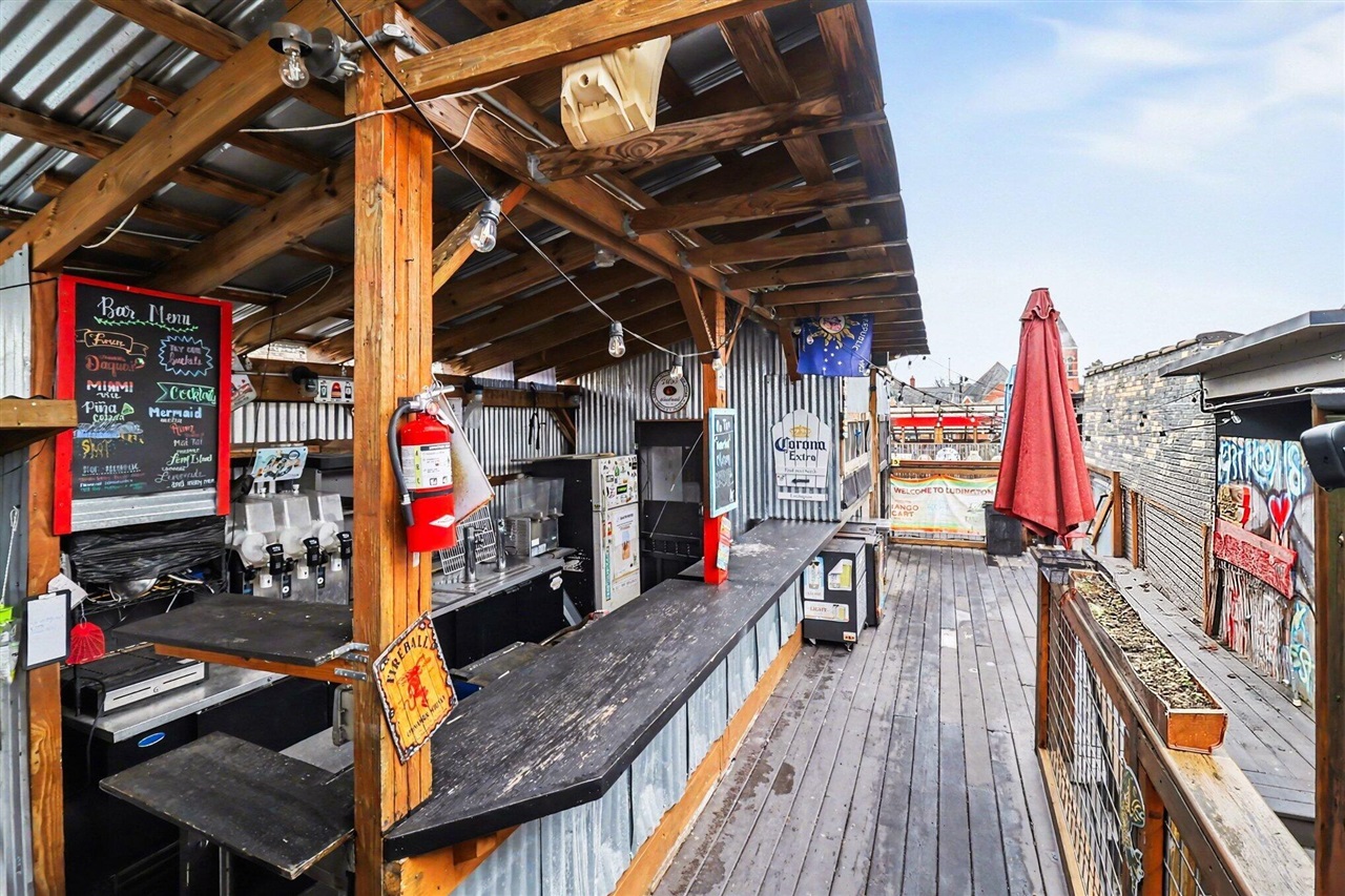 121 & 125 S James Street, Ludington, MI, 49431-2101