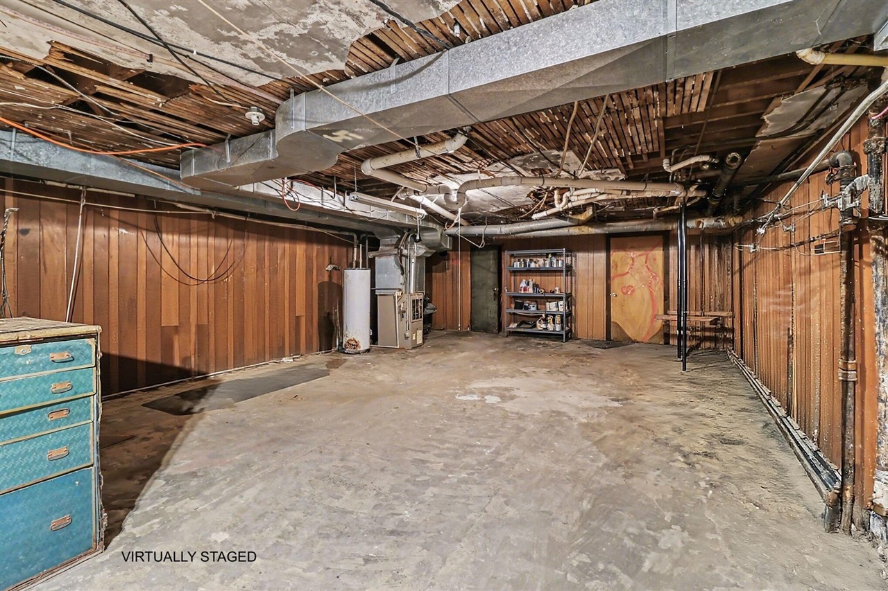 121 & 125 S James Street, Ludington, MI, 49431-2101