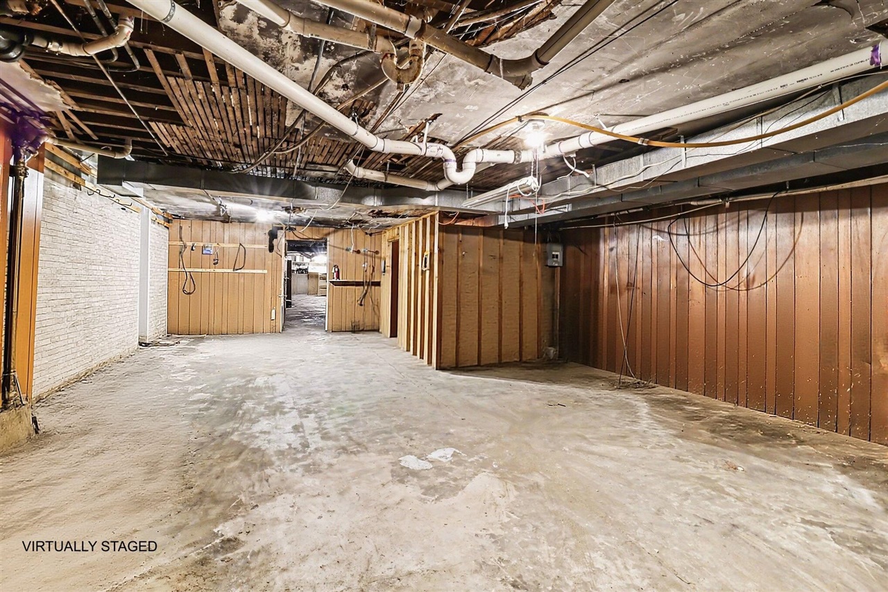 121 & 125 S James Street, Ludington, MI, 49431-2101