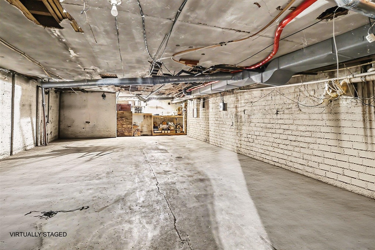 121 & 125 S James Street, Ludington, MI, 49431-2101