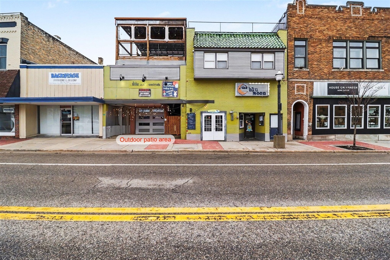 121 & 125 S James Street, Ludington, MI, 49431-2101