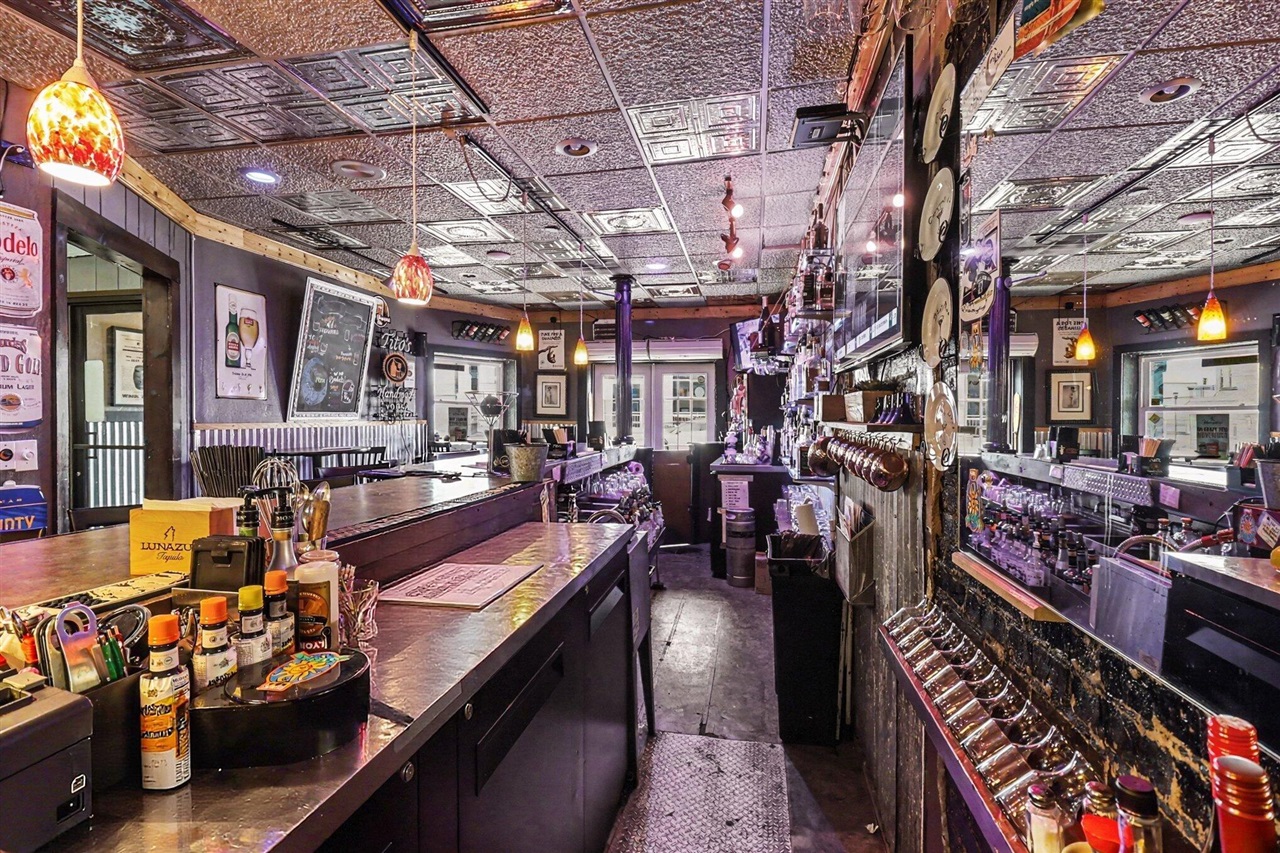 121 & 125 S James Street, Ludington, MI, 49431-2101