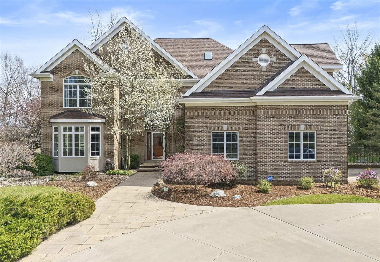 4915 Stockbridge Drive, Saint Joseph, MI, 49085-8655