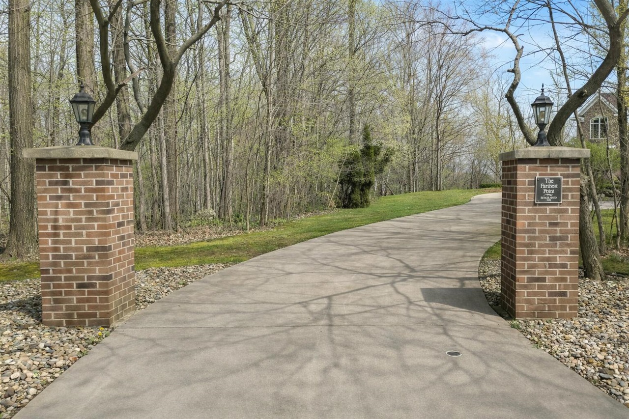 4915 Stockbridge Drive, Saint Joseph, MI, 49085-8655