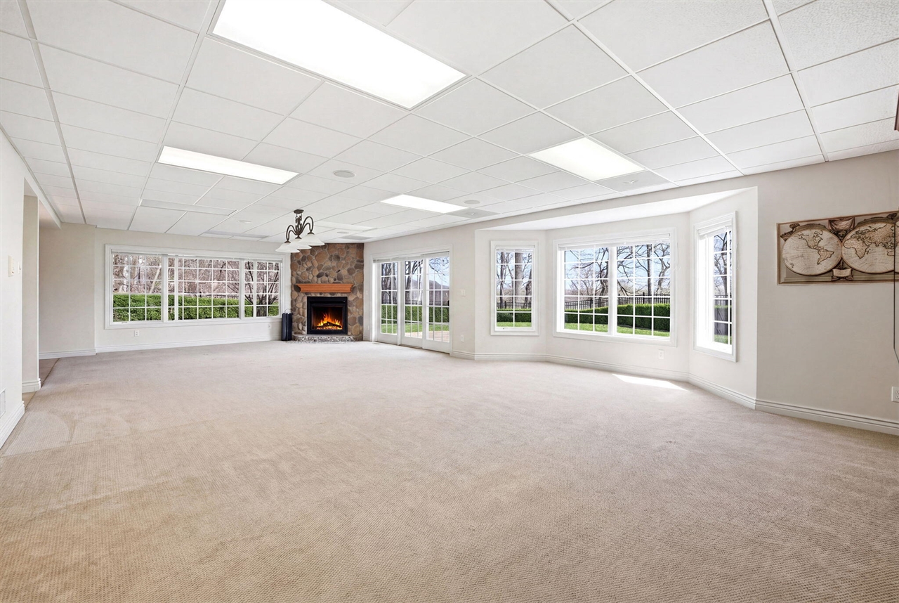 4915 Stockbridge Drive, Saint Joseph, MI, 49085-8655