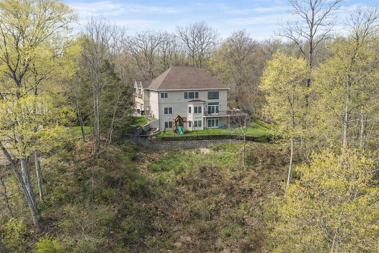 4915 Stockbridge Drive, Saint Joseph, MI, 49085-8655