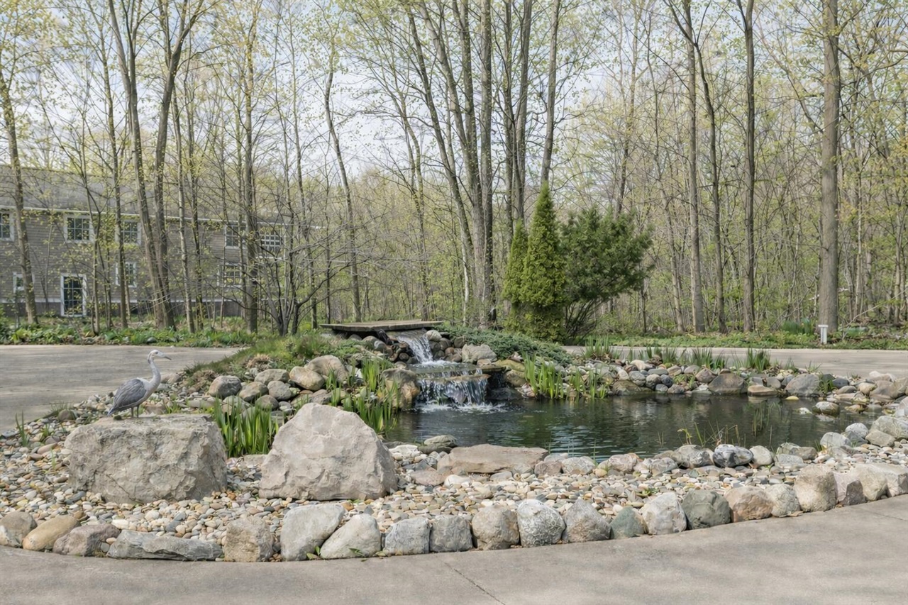 4915 Stockbridge Drive, Saint Joseph, MI, 49085-8655