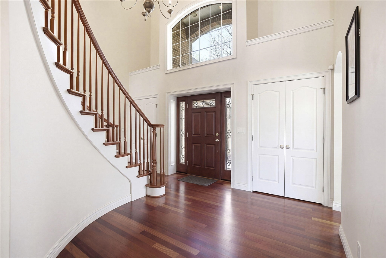 4915 Stockbridge Drive, Saint Joseph, MI, 49085-8655