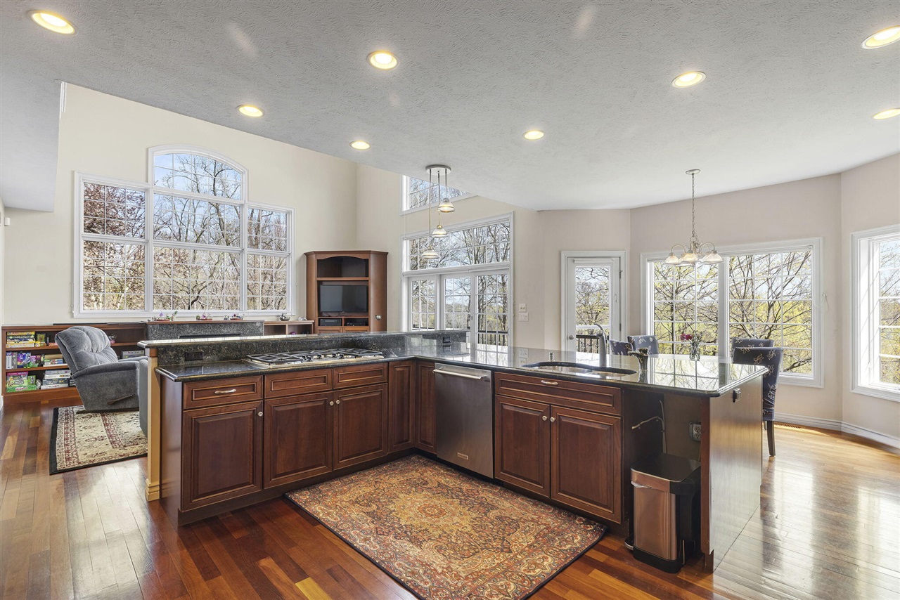 4915 Stockbridge Drive, Saint Joseph, MI, 49085-8655