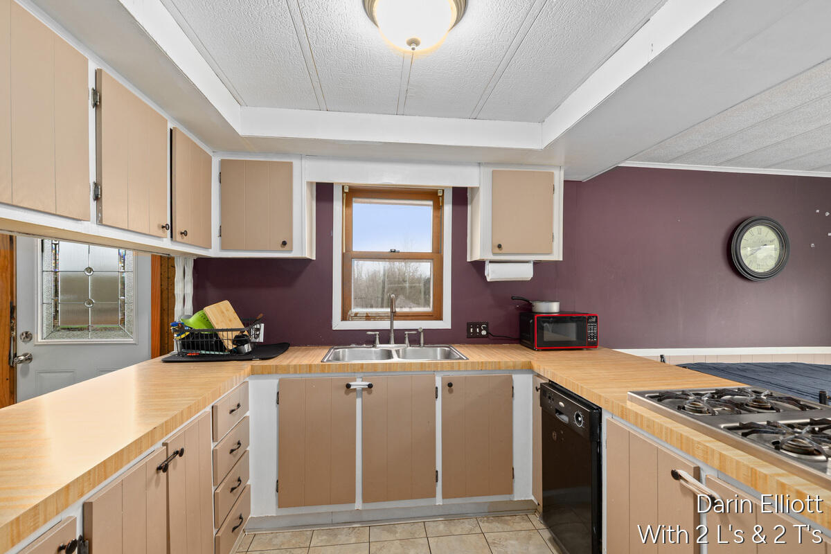 400 W Bridge Street, Lyons, MI, 48851-8634